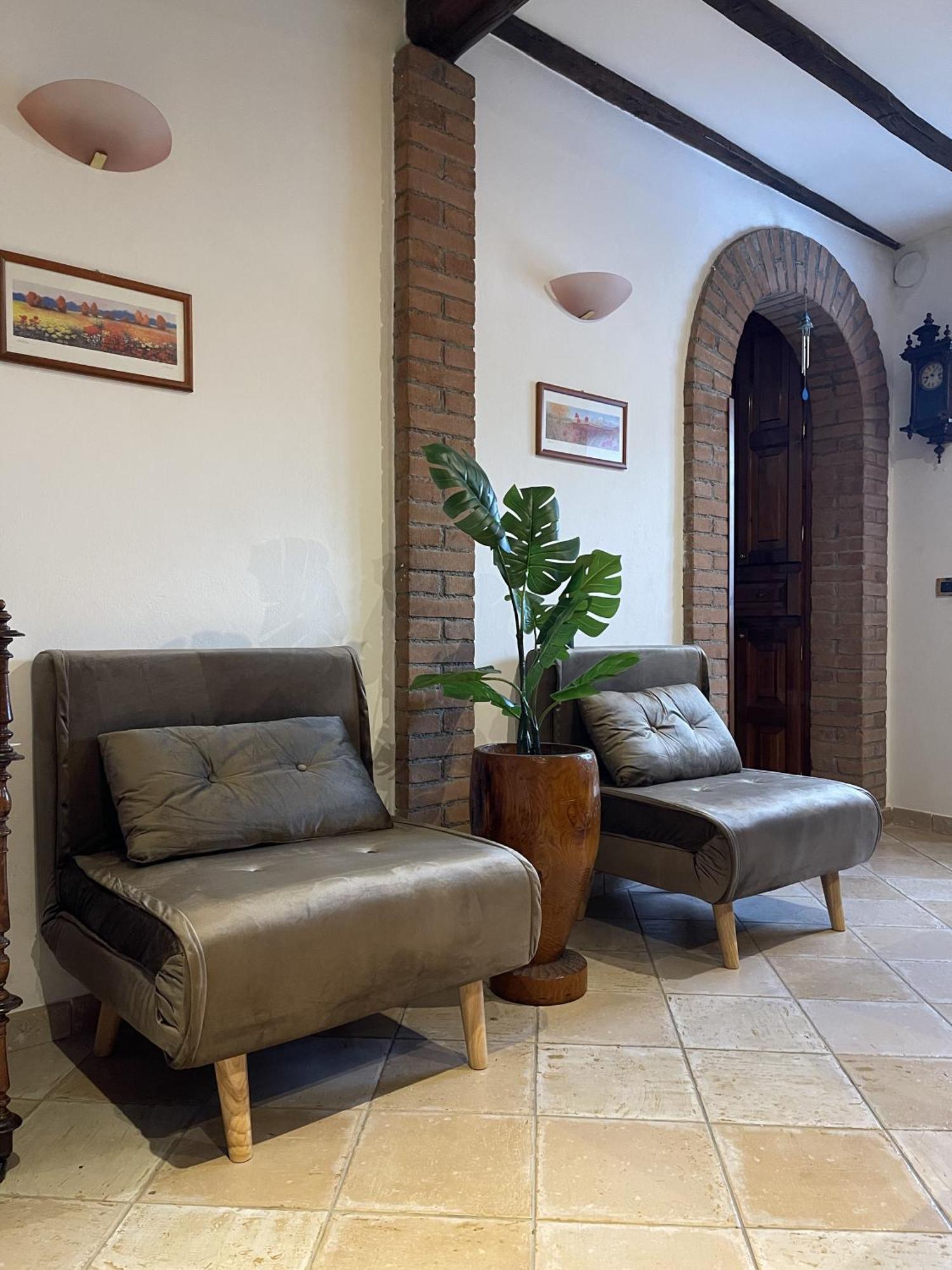 Mazzetti Country House-Vita In Campagna Con Giardino Vimignano-Chiesa Exterior photo