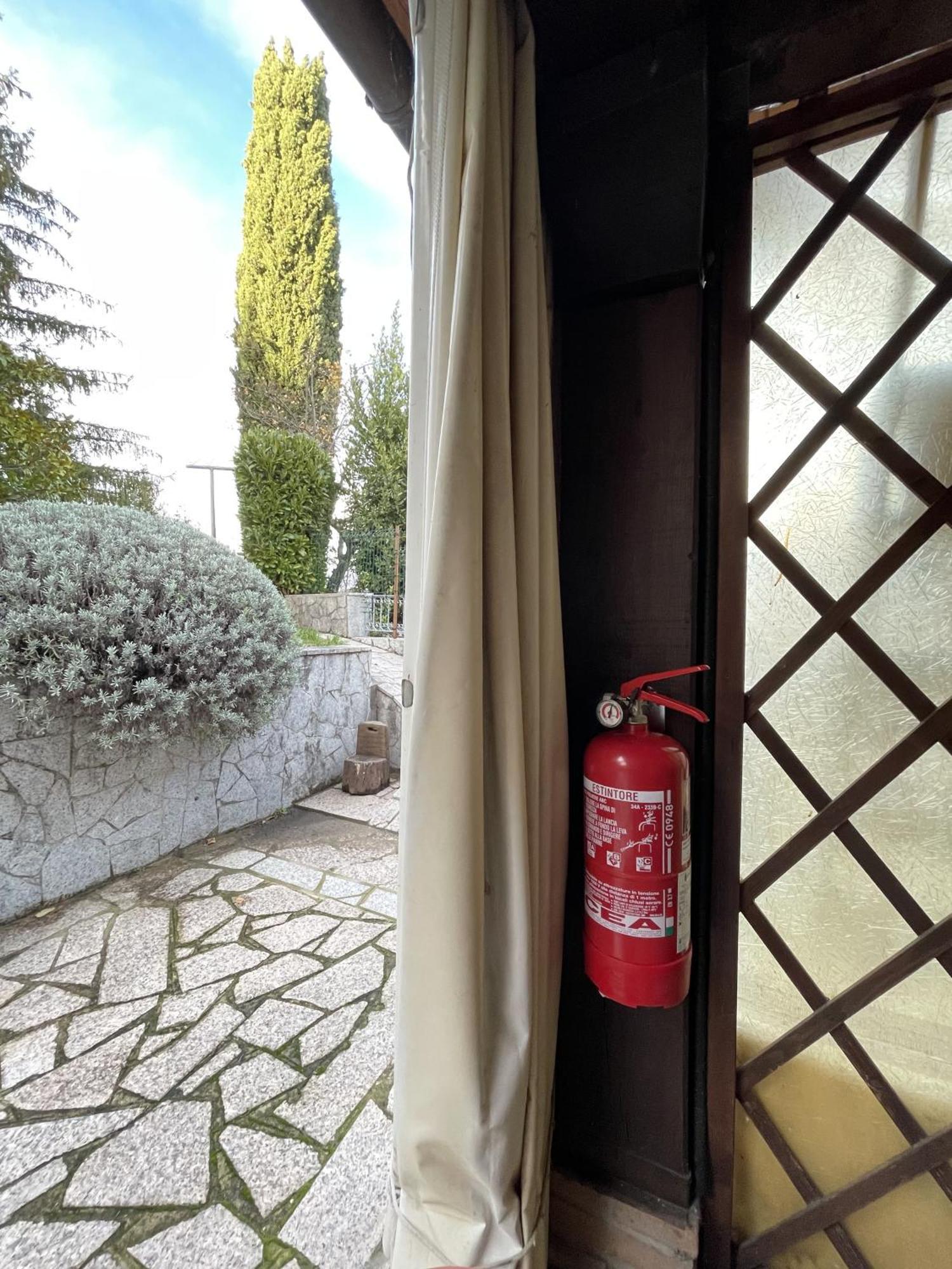 Mazzetti Country House-Vita In Campagna Con Giardino Vimignano-Chiesa Exterior photo
