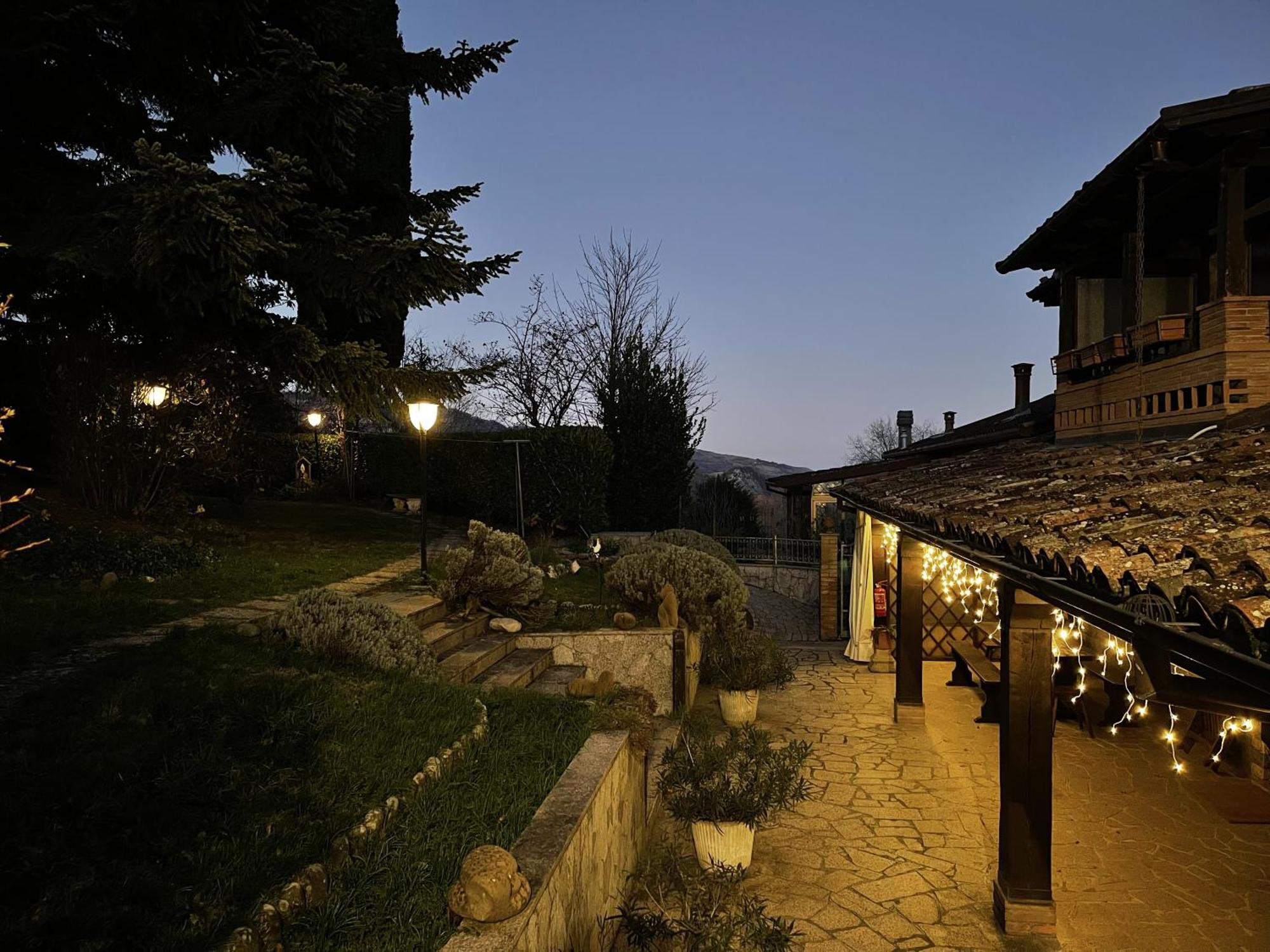 Mazzetti Country House-Vita In Campagna Con Giardino Vimignano-Chiesa Exterior photo
