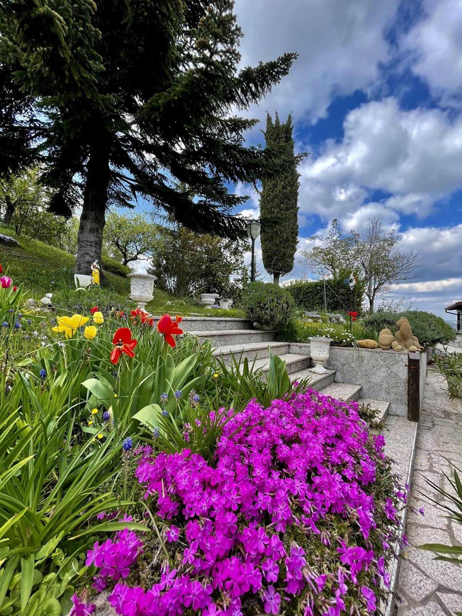 Mazzetti Country House-Vita In Campagna Con Giardino Vimignano-Chiesa Exterior photo